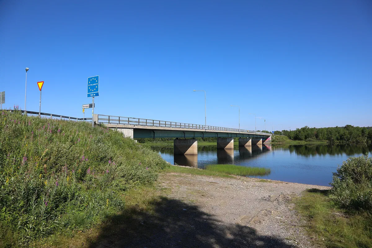 Bron över Muonioälven mellan Karesuando och Finland.