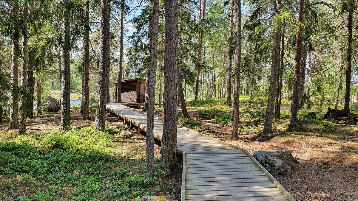 Spångar längs Sörmlandsleden vid Hälleforsnäs.
