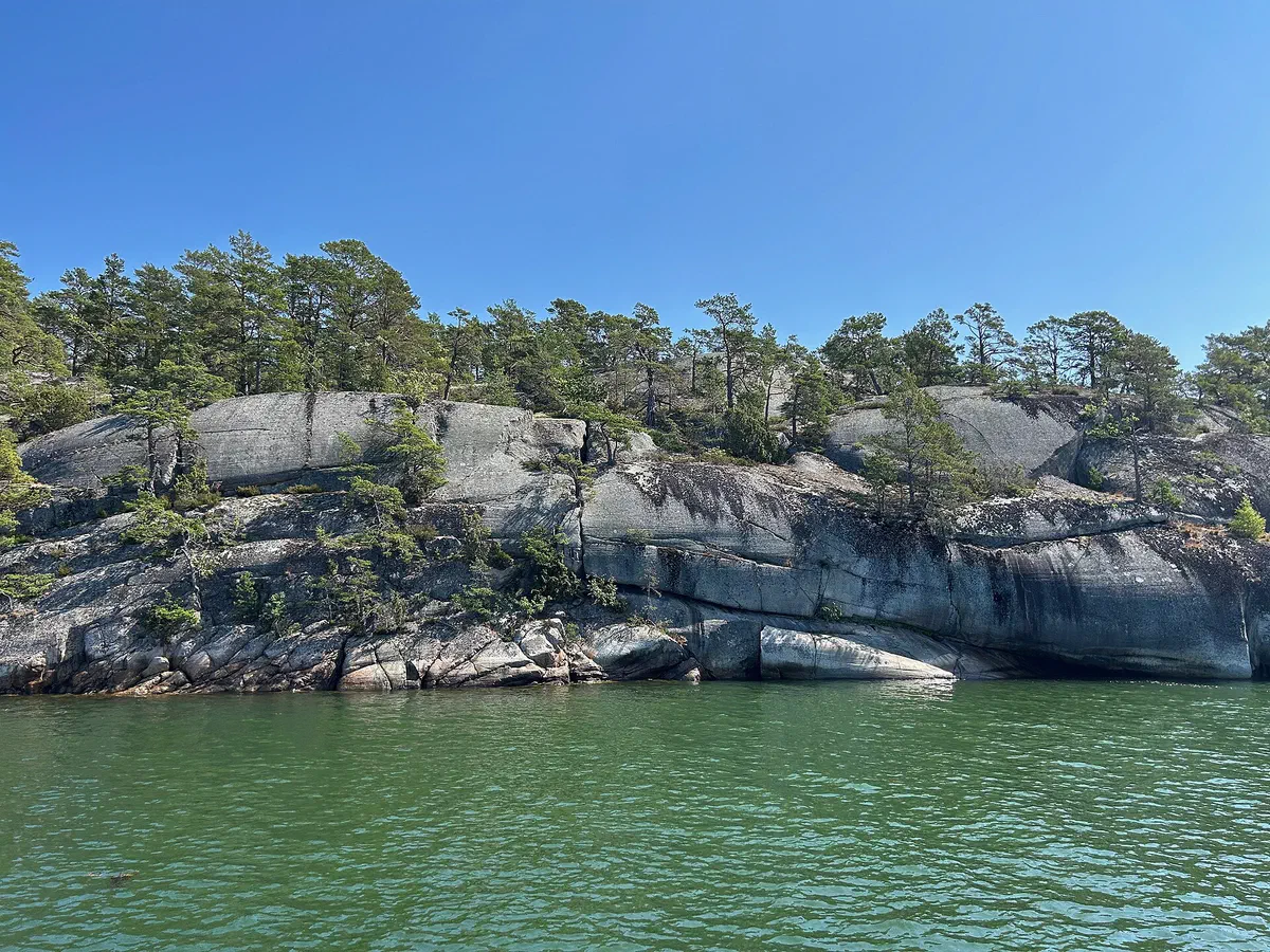 Klipphällar på Finnhamn